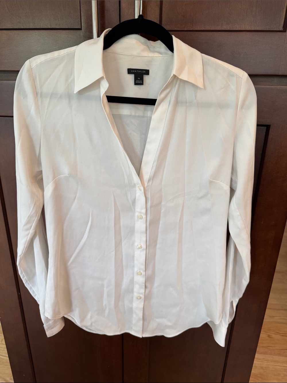 Ann Taylor Ivory Button-Front Women's Shirt